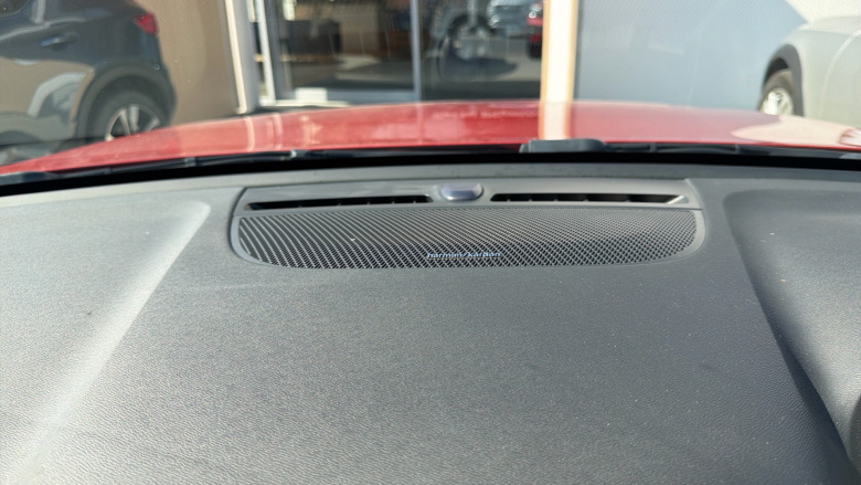 Volvo XC40 2.0 B4P Ultimate Dark 5dr Auto Petrol Estate